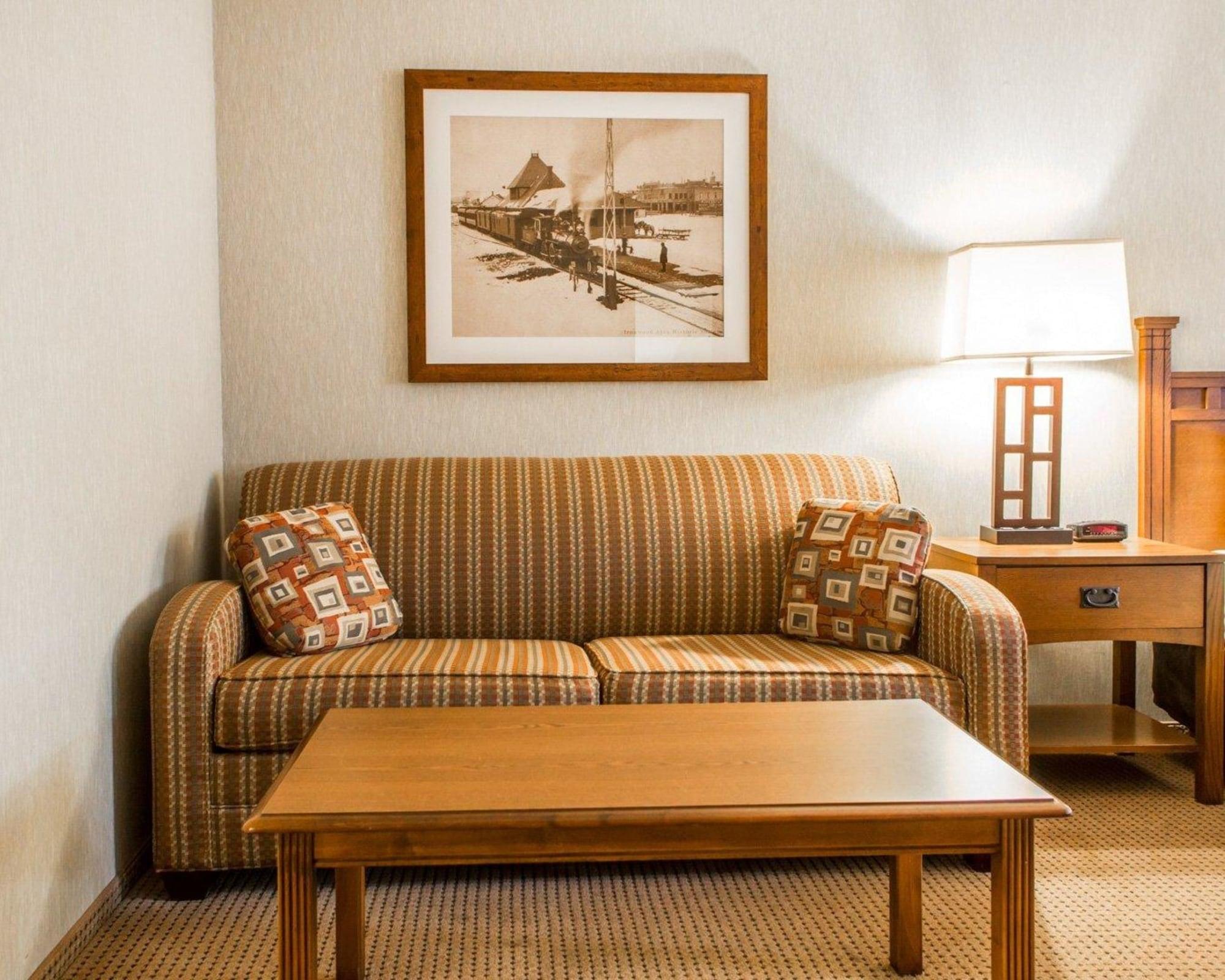 Quality Inn Айронвуд Экстерьер фото