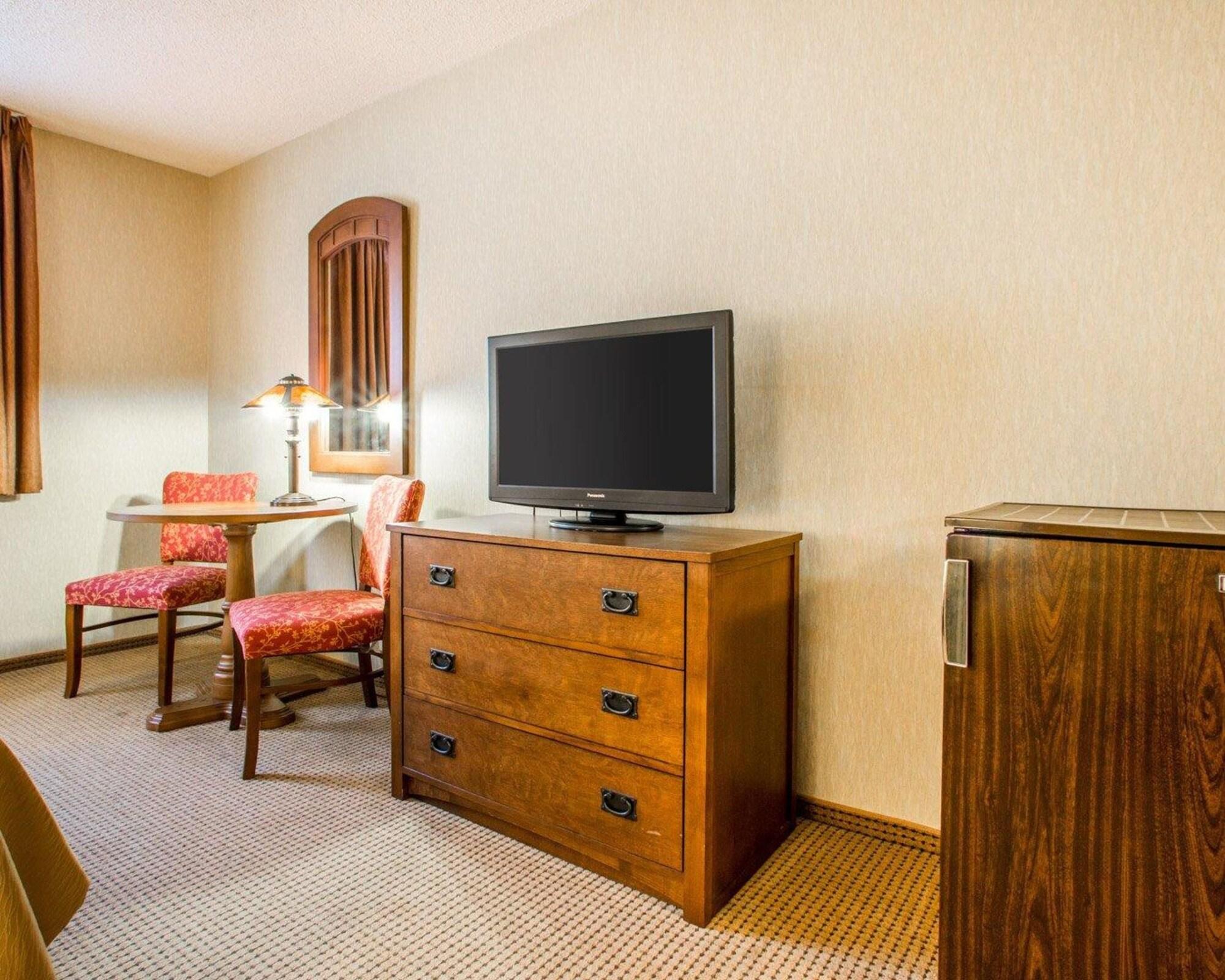Quality Inn Айронвуд Экстерьер фото